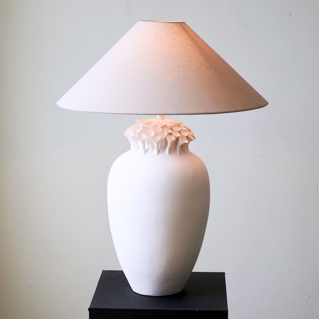 مصباح طاولة كلوريس سيراميك نحتي