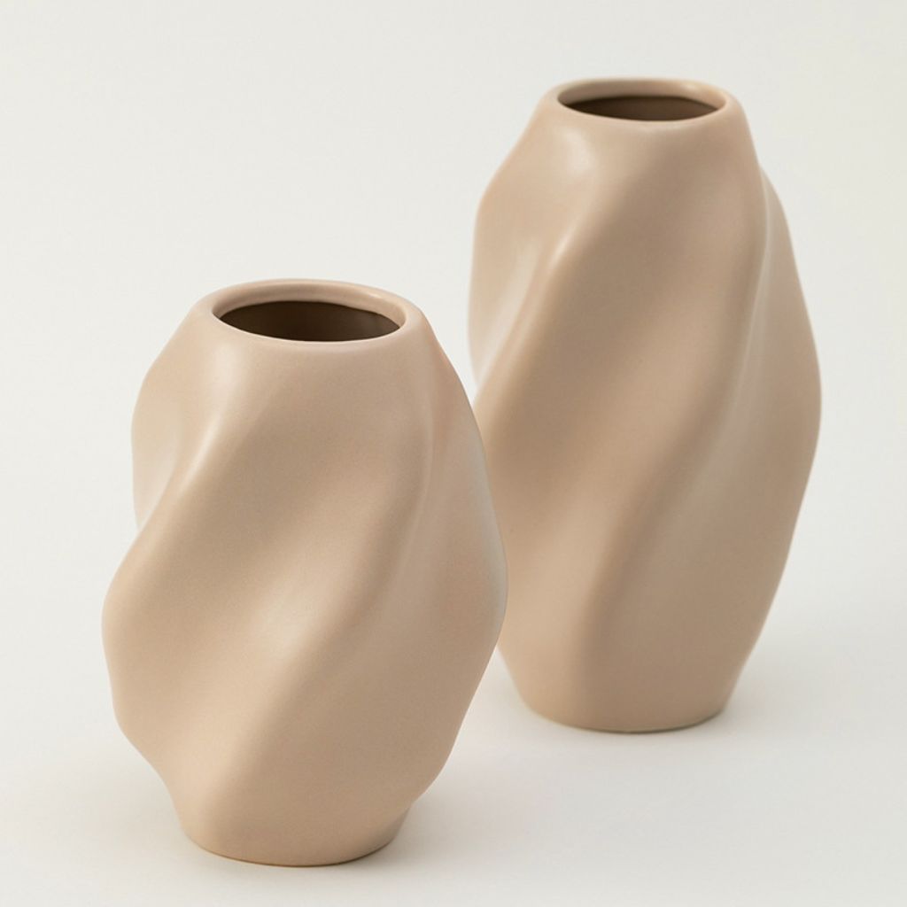 Sinuoso Twisted Sculptural Ceramic Vase