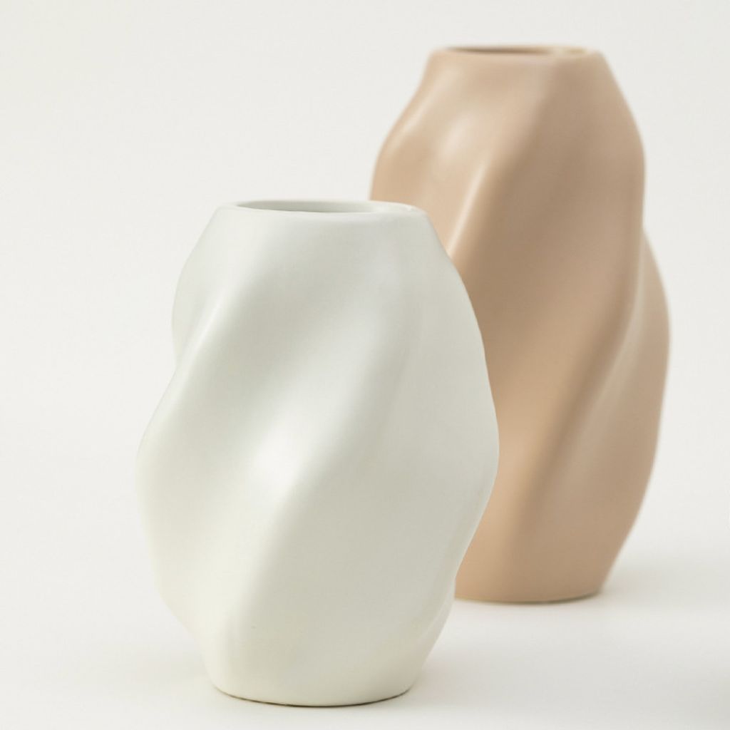 Sinuoso Twisted Sculptural Ceramic Vase