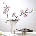 Cáliz Tripod Sculptural Ceramic Vase