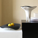 Cáliz Tripod Sculptural Ceramic Vase