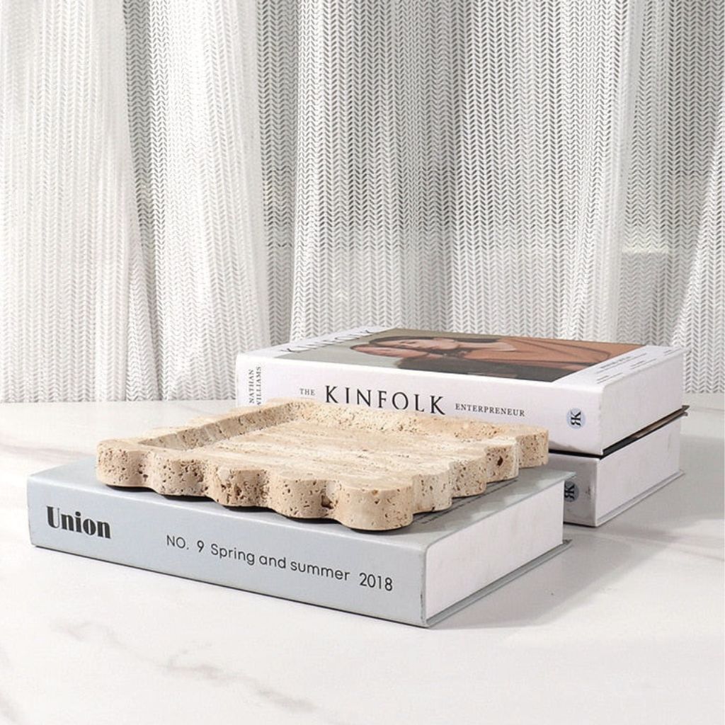 Cádiz Scalloped Travertine Tray