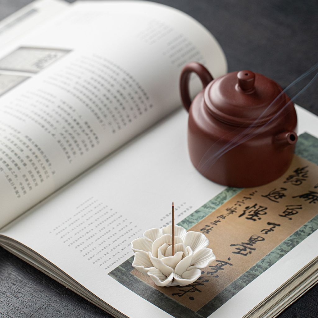 Lian Handmade Petal Ceramic Diffuser