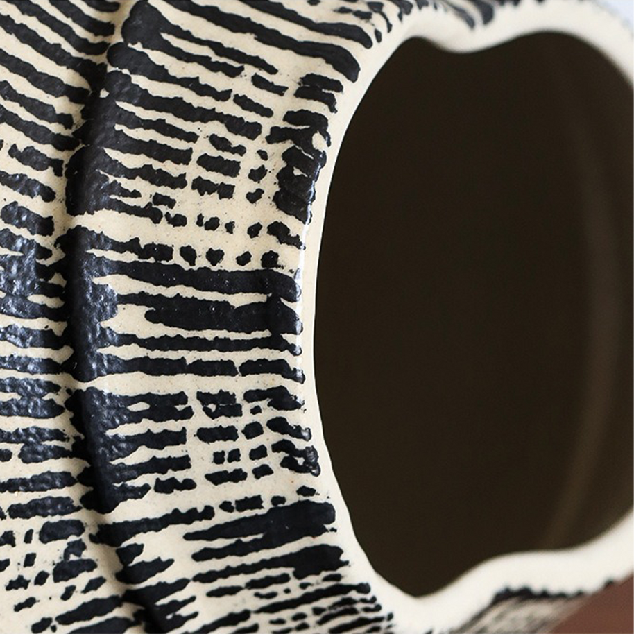 Sumi Vase