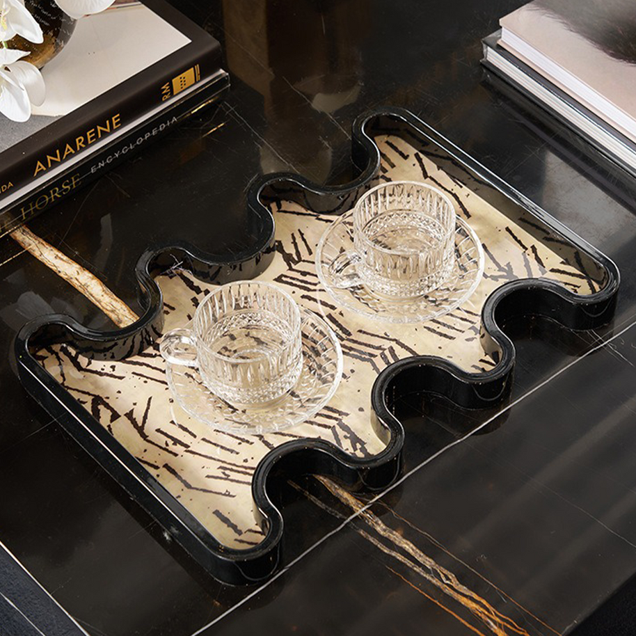 Serif Tray