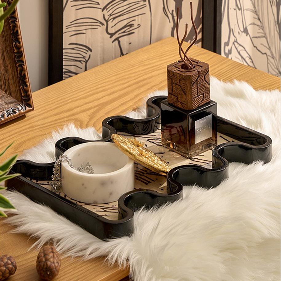 Serif Tray