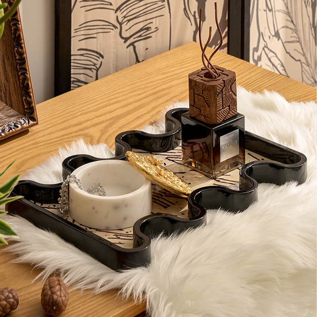 Serif Tray