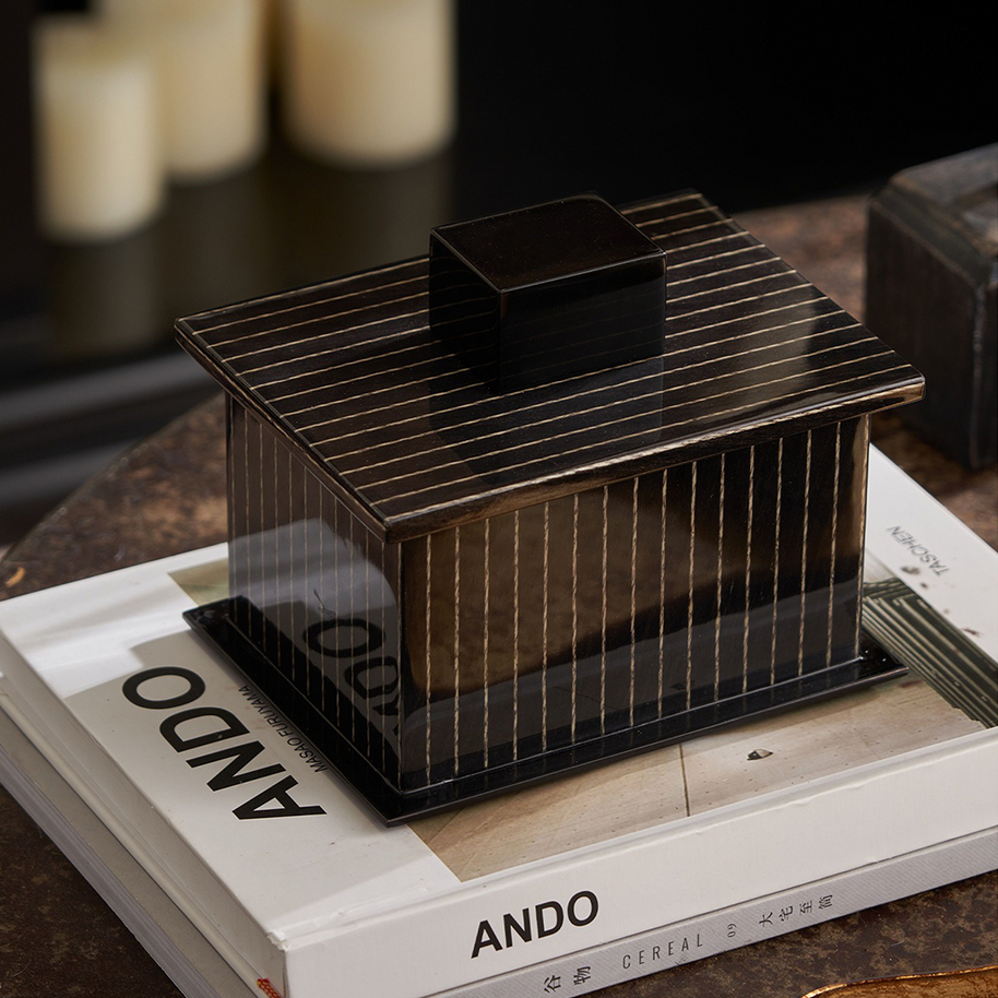 Colonnade Box