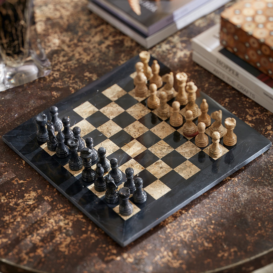 Agora Chess Set