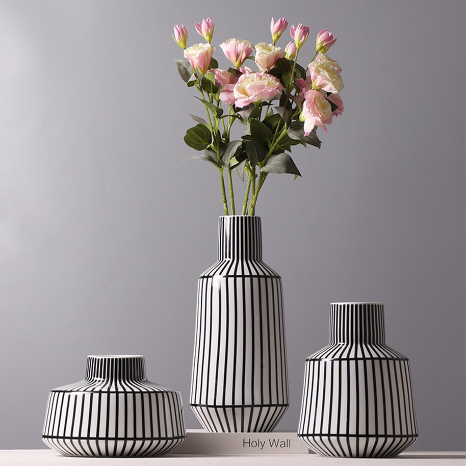 Triforia Vase