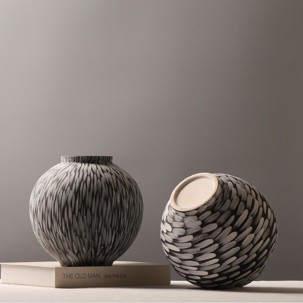 Kohiki Hand-painted Ceramic Vase