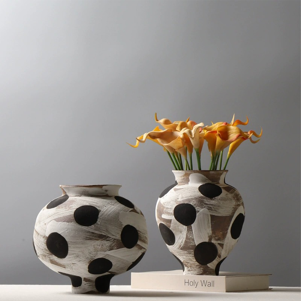Legato Hand-painted Ceramic Vase Secondary image