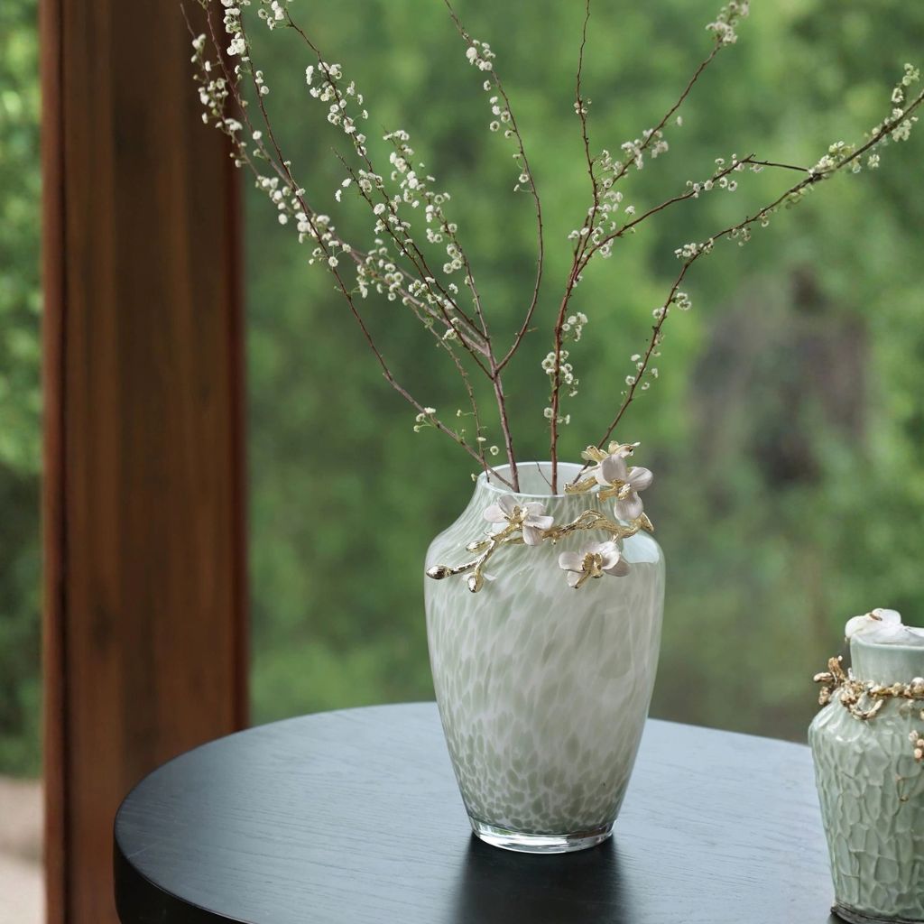 Jarrón de vidrio esmaltado con motivos florales Magnol