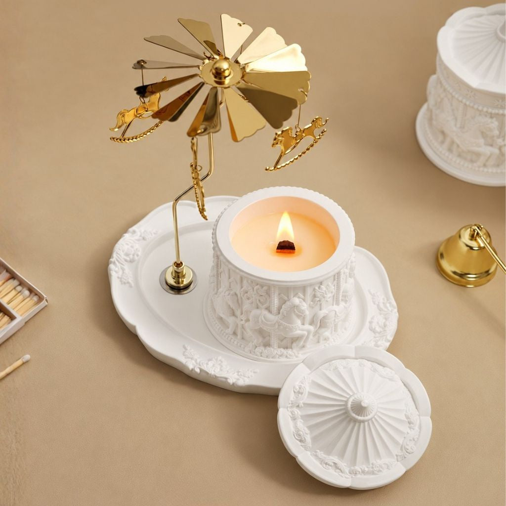 Mélodia Cedar & Lily Scented Carousel Relief Spinning Candle
