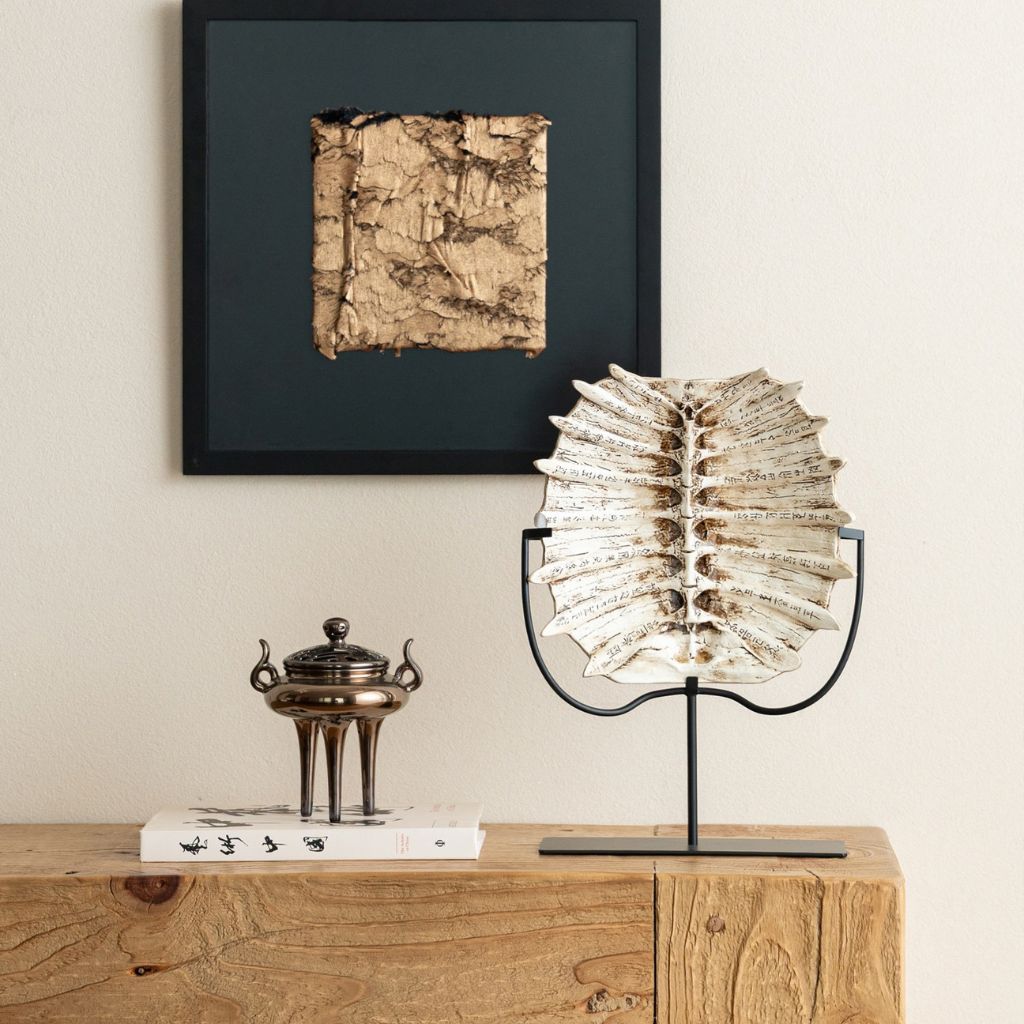 Véro Oracle Bone Tortoise Shell Sculpture