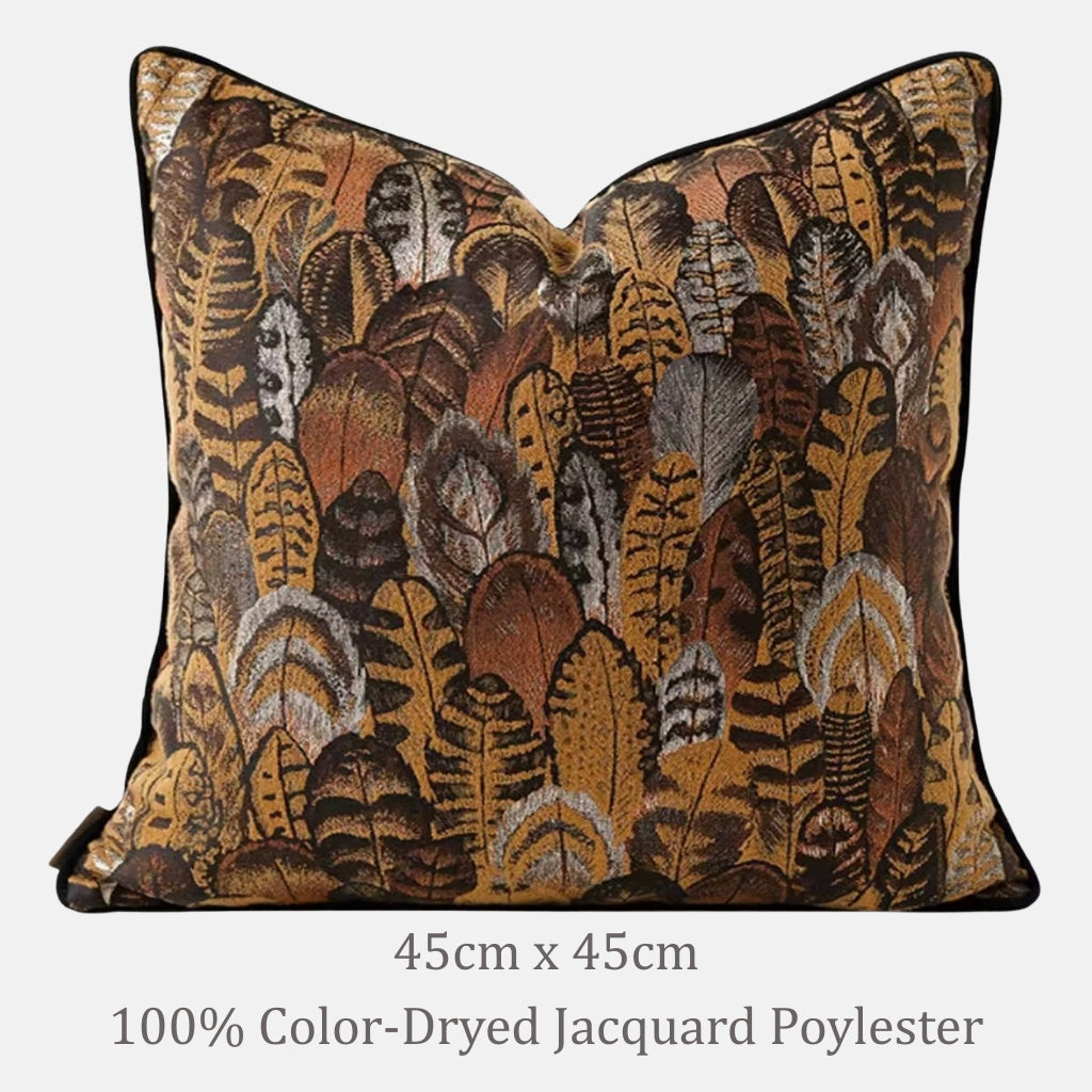 Menagerie Feather Motif Throw Pillow الصورة الرئيسية