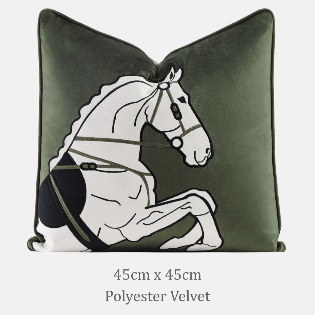 Hollis Equestrian Motif Velvet Throw Pillow الصورة الرئيسية