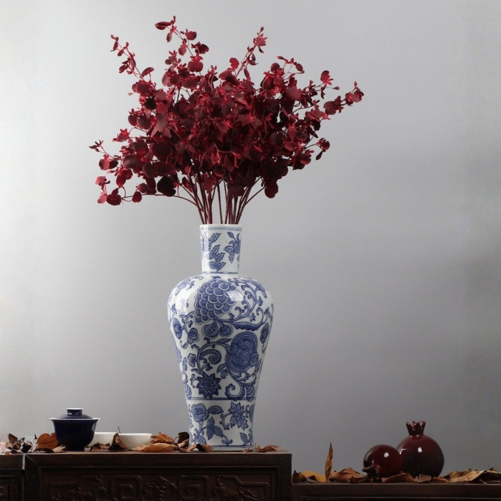 Qinghua Classic Porcelain Vase