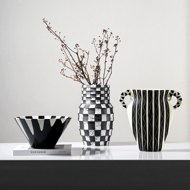 Calligo Vase