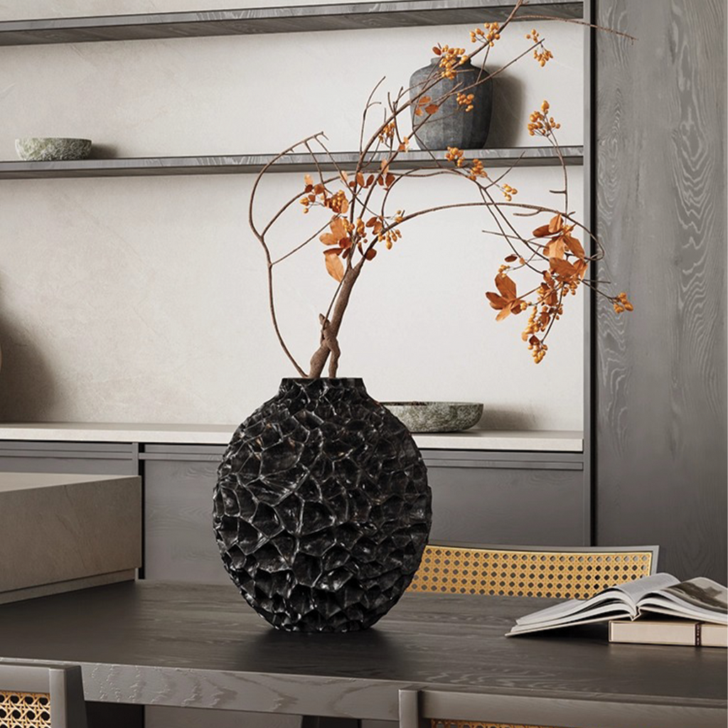 مزهرية كافاتشي نحتية مزخرفة