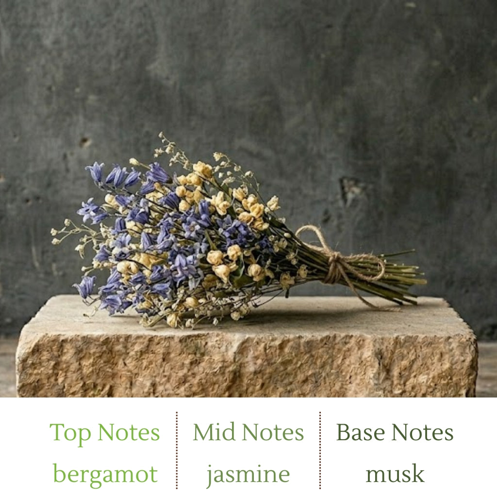 شمعة Wild Bluebell المعطرة المصنوعة يدويًا